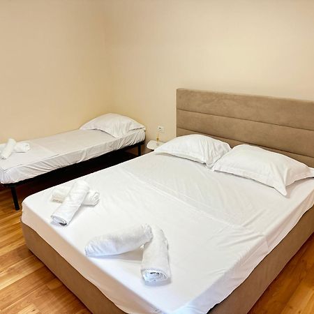 Skanderbeg Square Apartment 02 Tirana Esterno foto