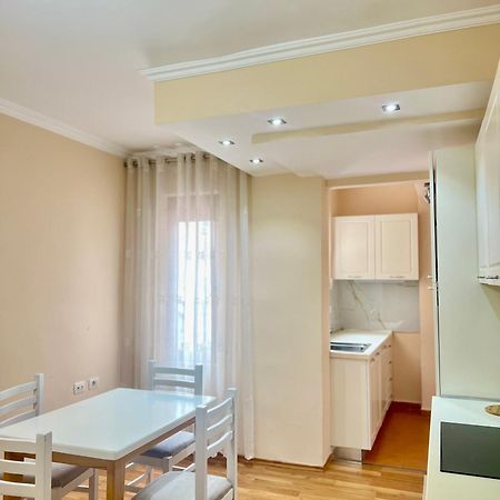 Skanderbeg Square Apartment 02 Tirana Esterno foto