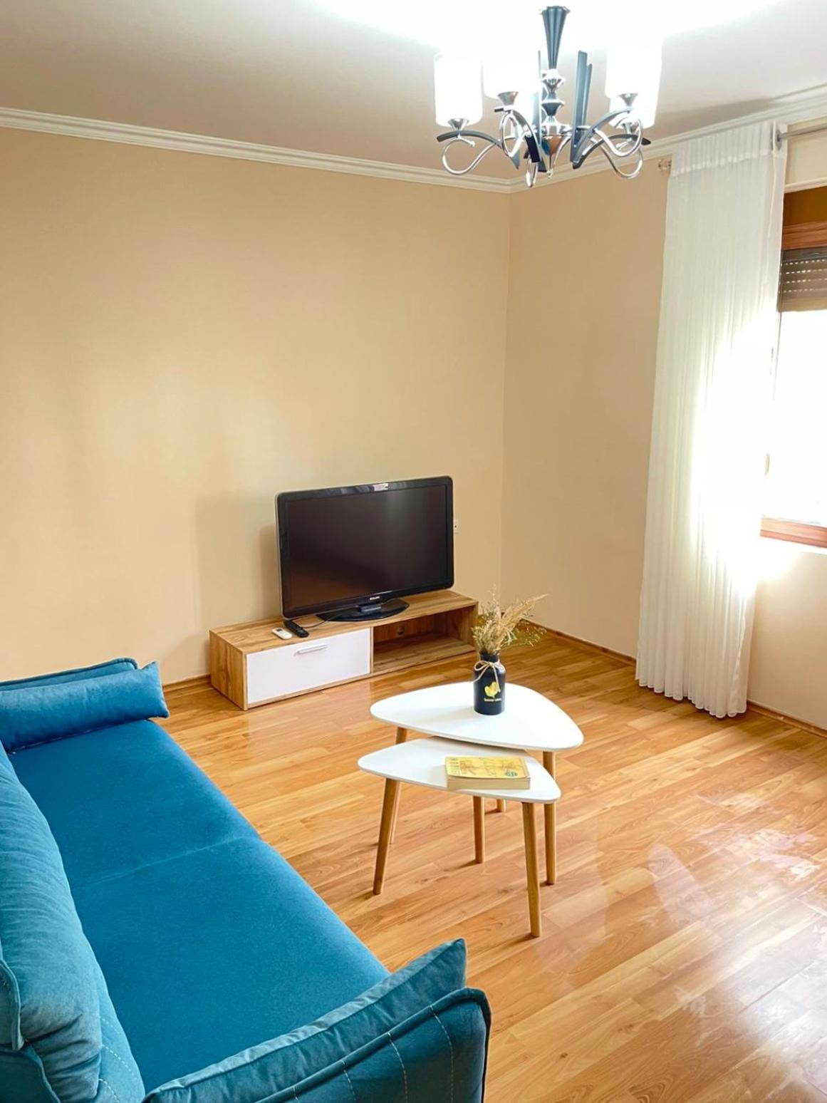 Skanderbeg Square Apartment 02 Tirana Esterno foto