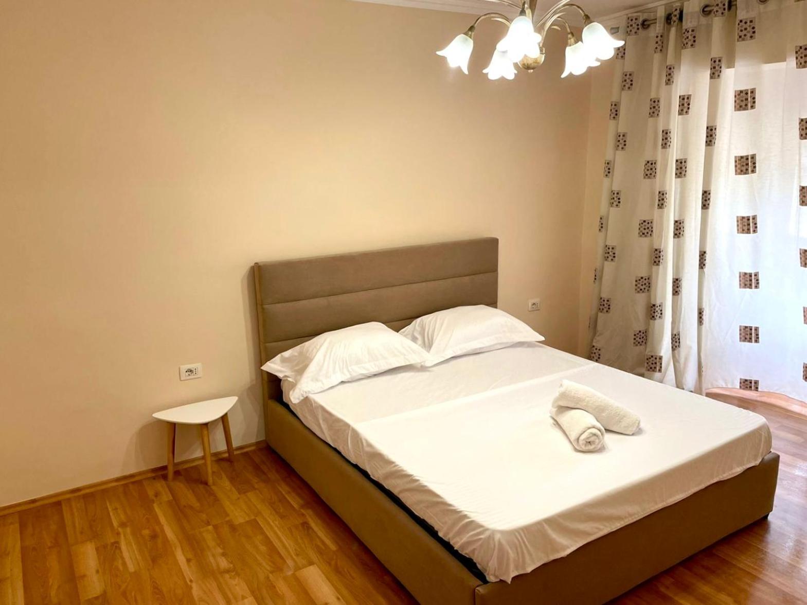 Skanderbeg Square Apartment 02 Tirana Esterno foto
